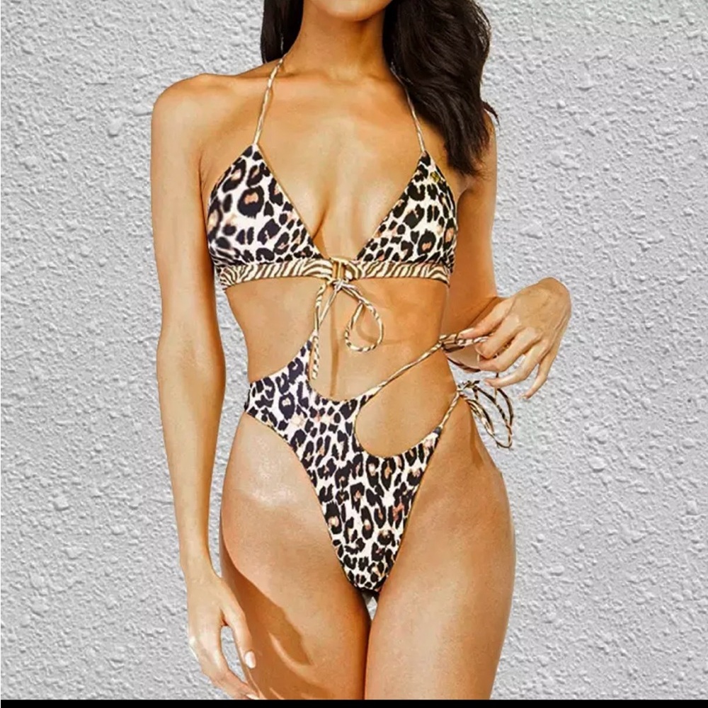 Bodacious Swimsuit - Picture 1 of 4